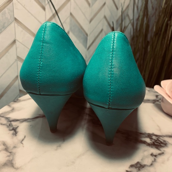 Green pumps - Picture 3 of 3